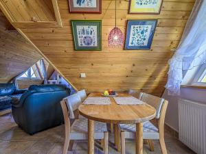 Posedenie v ubytovaní VistZakopane - Polarny Apartment