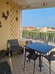 A balcony or terrace at CASA FLAN