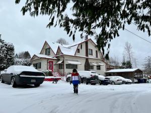 Cozy Private Room with Shared Bathroom on the 1st Floor - Conveniently Located near SeaTac Airport and Downtown v zimě