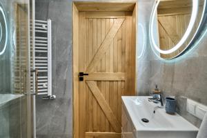 Koupelna v ubytování Apartament U Gosi + 52 fotografií