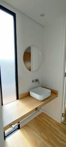 Vannituba majutusasutuses BLACK BOX CABAÑAS A