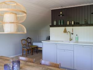 Gallery image of Lovely, bright apartment overlooking nature in Fiskebäckskil +11 photos
