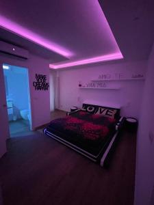 Posteľ alebo postele v izbe v ubytovaní Due Cuori Suite