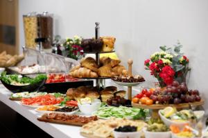 Makanan di atau berdekatan hotel
