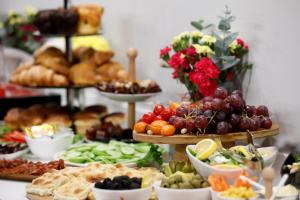Makanan di atau berdekatan hotel