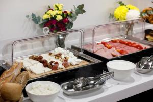 Makanan di atau berdekatan hotel