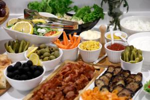 Makanan di atau berdekatan hotel