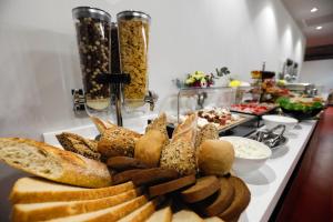 Makanan di atau berdekatan hotel