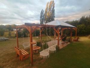 Jardí fora de Turismo Jaos Cabañas Tinas y Quincho
