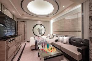 TV a/nebo společenská místnost v ubytování Hotel Moana Shinjuku (Adult Only)