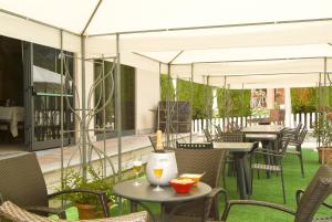 Restoran atau tempat lain untuk makan di Dominus Hotel