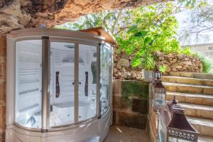 Gambar di galeri bagi POOL & SPA - wellness VILLA St Martin di Mġarr