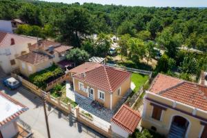 The building in which the holiday home is located