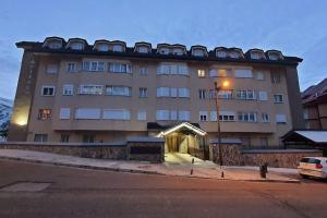 Tòa nhà nơi căn hộ tọa lạc