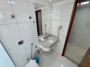 Et badeværelse på Caldas Novas Imperio Romano com 1 dia no Acqua Park