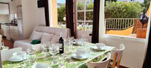 Μπαλκόνι ή βεράντα στο Casa con jardín a 30 metros de la playa. AT.