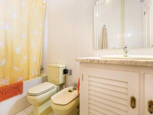 Kúpeľňa v ubytovaní Holiday Home in Spain with Private Pool + 32 fotografií