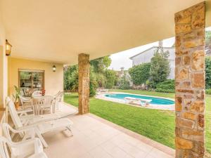 Bazén v ubytovaní Holiday Home in Spain with Private Pool alebo v jeho blízkosti