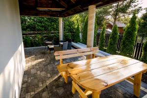 Balkon lub taras w obiekcie Leśny zakątek