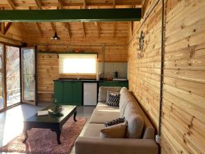Kép Secluded Wooden House with Jacuzzi in Sapanca szállásáról Feyziye városában a galériában