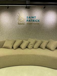Posezení v ubytování Saint Patrick Grand Hotel