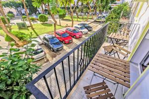 A balcony or terrace at Plaza Polvorista 4-Bedroom Apartment w Balcony