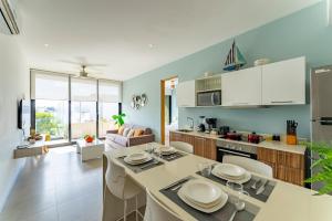 Kuchyň nebo kuchyňský kout v ubytování The City Playa