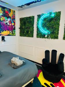 Posedenie v ubytovaní Capsule Street Art - Sauna- Jacuzzi - Playstation 5 - Billard - Netflix - Home cinéma - Terrasse
