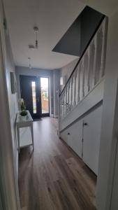 Ảnh trong thư viện ảnh của Entire Modern Home with seaview and parking ở Wicklow
