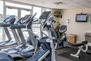 Fitness centrum a/nebo fitness zařízení v ubytování Sunset Haven at Destin's Pelican Beach Resort