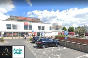 Billede fra billedgalleriet på Modern 4 bedroom home ideal for Contractors, Groups and families ,FREE parking for multiple vehicle's i Birmingham