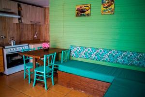 Η κουζίνα ή μικρή κουζίνα στο Residencial Solar Três +105 φωτογραφίες