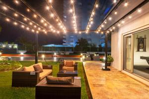 Uma área de estar em Suites Malecon Cancun