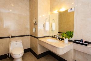 Koupelna v ubytování Muong Thanh Grand Hanoi Hotel