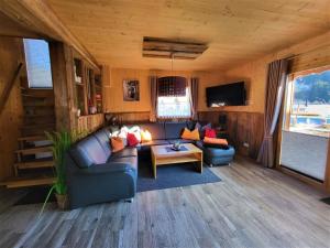TV a/nebo společenská místnost v ubytování Kreischberg Chalet in Murau