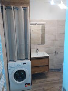 Zdjęcie z galerii obiektu Gîte tout confort en Cévennes 3 étoiles w mieście Saint-Martin-de-Valgalgues