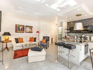 Η κουζίνα ή μικρή κουζίνα στο Villa A Cappella - WG 1 "Gelbe Orchidee"
