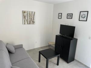 Zdjęcie z galerii obiektu Studio cosy avec coin Terrasse centre ville - NEG2 w Cannes
