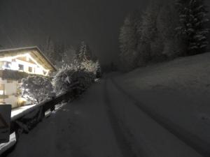 Haus Hüttenberger v zime