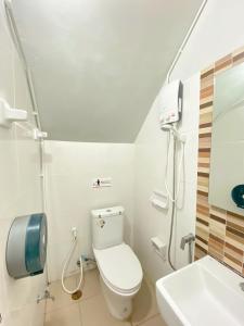Koupelna v ubytování Sleepbox Hostel Suratthani