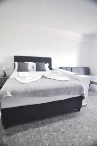 Posteľ alebo postele v izbe v ubytovaní Zennova Sirene Luxury Studios