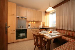 Kuchyňa alebo kuchynka v ubytovaní Appartement Lackner