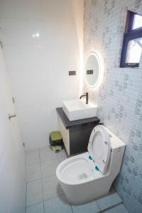 Koupelna v ubytování Balay Greenika Tagyatay Private Pool