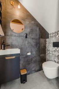 Łazienka w obiekcie Przepiękny apartament ORANGE z widokiem na Skrzyczne - Sun&Sport