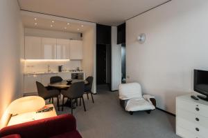 TV a/nebo společenská místnost v ubytování DUPARC Contemporary Suites