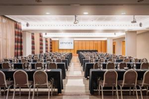 אזור העסקים ו/או חדר הישיבות ב-Hotel SB Ciutat Tarragona