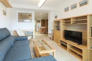 A television and/or entertainment centre at Alejandrita