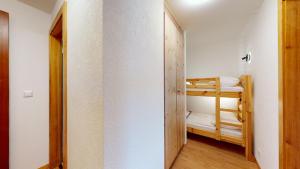 Postel nebo postele na pokoji v ubytování Pracondu 1 403 - OUTDOOR & FUN charming apartment