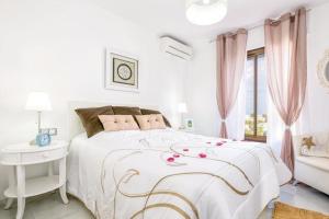 A bed or beds in a room at CT 192 - Mar & Golf - Riviera del Sol Még 13 kép
