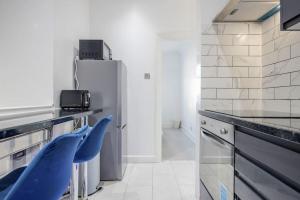 Gallery image of Warm Welcome I Super Cozy l 2BBR l Sleeps 5 Free Parking I Wi-Fi in Tilbury +14 photos